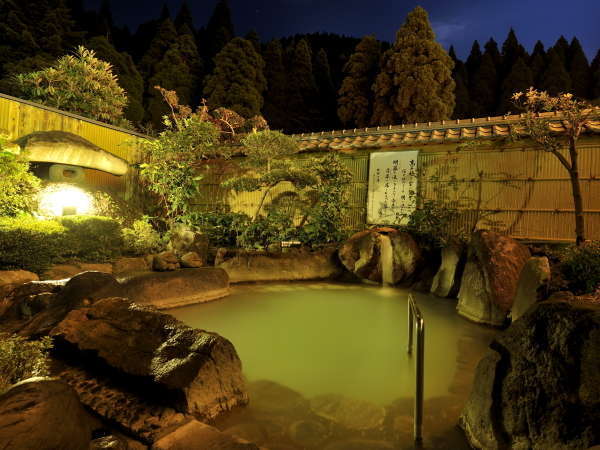 男性用露天浴场